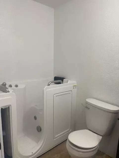 Bath - 320 Lannis Ct, Ripon, CA 95366 photo 1 of 3