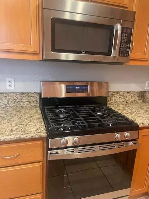 Kitchen - 320 Lannis Ct, Ripon, CA 95366 photo 3 of 4