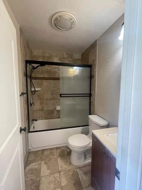 Bath - 320 Lannis Ct, Ripon, CA 95366 photo 3 of 3