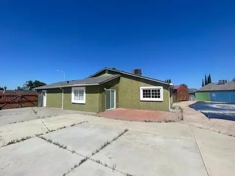 Exterior - 320 Lannis Ct, Ripon, CA 95366 photo 5 of 7