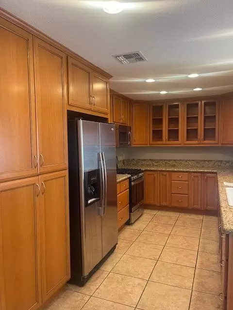 Kitchen - 320 Lannis Ct, Ripon, CA 95366 photo 1 of 4