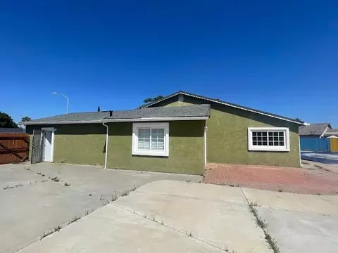 Exterior - 320 Lannis Ct, Ripon, CA 95366 photo 3 of 7