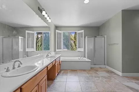 Bath - 4108 Mercer Dr, Modesto, CA 95356 photo 3 of 4