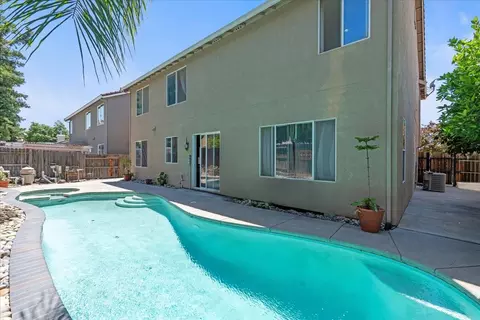 Exterior - 4108 Mercer Dr, Modesto, CA 95356 photo 4 of 5