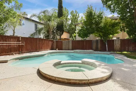 293 Sekera Ct, Tracy, CA 95376 photo 2