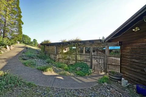 Exterior - 2399 Kingsgate Rd, Placerville, CA 95667 photo 18 of 41