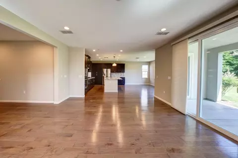 Living - 366 Franklin Ln, Ripon, CA 95366 photo 3 of 10