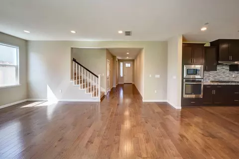 Living - 366 Franklin Ln, Ripon, CA 95366 photo 4 of 10