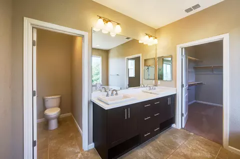 Bath - 366 Franklin Ln, Ripon, CA 95366 photo 2 of 8