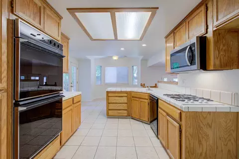 713 SE Redfield Ave, Modesto, CA 95357 photo 9