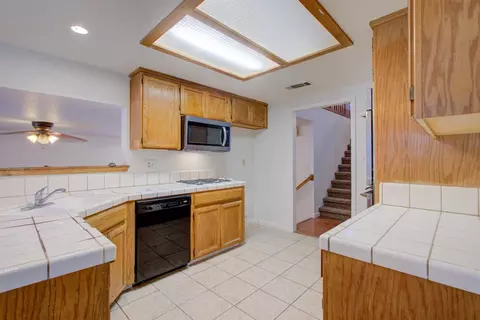 713 SE Redfield Ave, Modesto, CA 95357 photo 5