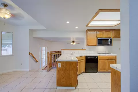 713 SE Redfield Ave, Modesto, CA 95357 photo 6