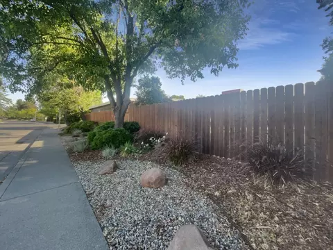 Exterior - 442 Grande Ave, Davis, CA 95616 photo 5 of 11