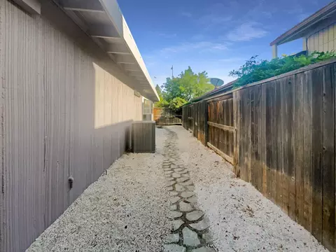 Exterior - 442 Grande Ave, Davis, CA 95616 photo 9 of 11