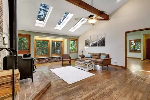 11812 Moonrise Ct, Nevada City, CA 95959