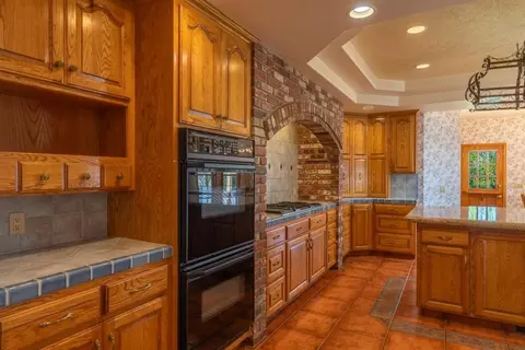 Kitchen - 27958 Vine Ave, Escalon, CA 95320 photo 1 of 4