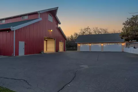 Exterior - 27958 Vine Ave, Escalon, CA 95320 photo 4 of 14