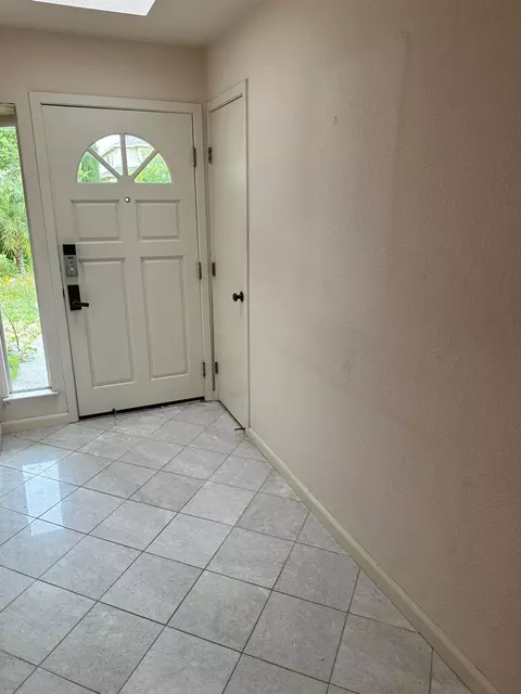 616 Robin Pl, Davis, CA 95616 photo 2