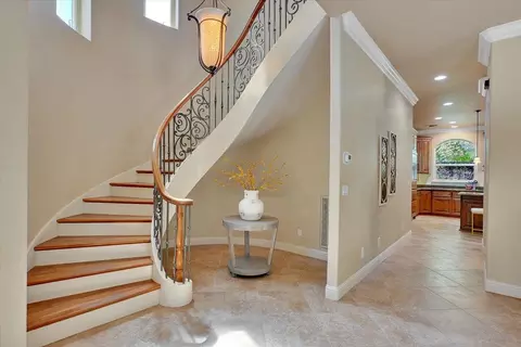 Entry Way - 2390 W Ridge Dr, Sutter, CA 95982 photo 6 of 7