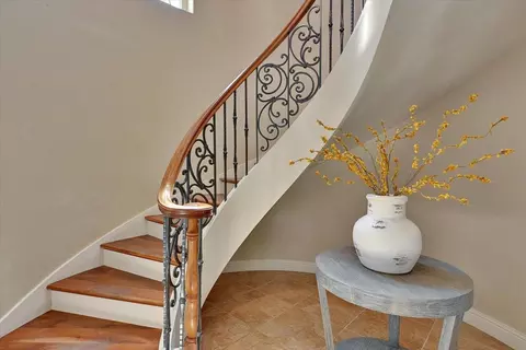 Entry Way - 2390 W Ridge Dr, Sutter, CA 95982 photo 4 of 7