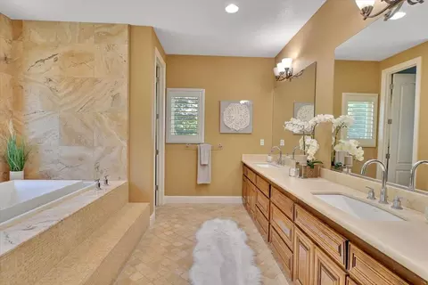 Bath - 2390 W Ridge Dr, Sutter, CA 95982 photo 5 of 9