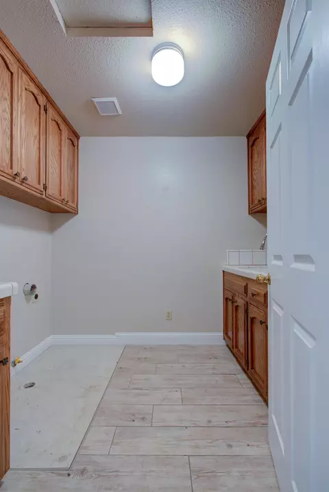 1186 Mirror Lake Dr, Merced, CA 95340 photo 24