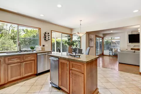 Kitchen - 4820 Thor Way, Carmichael, CA 95608 photo 8 of 10
