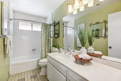 Bath - 4820 Thor Way, Carmichael, CA 95608 photo 5 of 5
