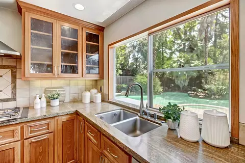 Kitchen - 4820 Thor Way, Carmichael, CA 95608 photo 9 of 10