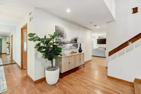 Entry Way - 4820 Thor Way, Carmichael, CA 95608 photo 3 of 9