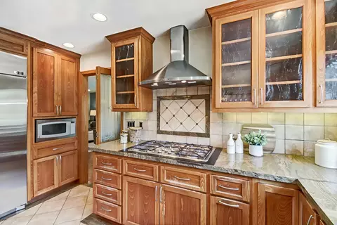 Kitchen - 4820 Thor Way, Carmichael, CA 95608 photo 5 of 10