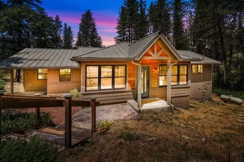 12404 Deer Park Dr, Nevada City, CA 95959