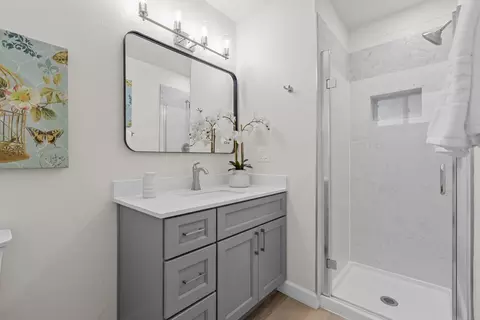 Bath - 14587 Shawnee Way, Manteca, CA 95336 photo 2 of 3