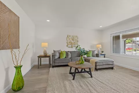 Living - 14587 Shawnee Way, Manteca, CA 95336 photo 1 of 5