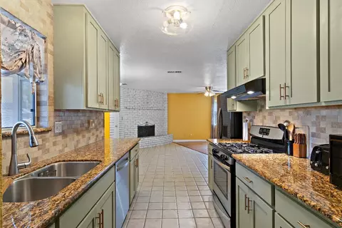 Kitchen - 1817 Murrietta Ln, Modesto, CA 95355 photo 1 of 4