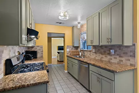 Kitchen - 1817 Murrietta Ln, Modesto, CA 95355 photo 2 of 4