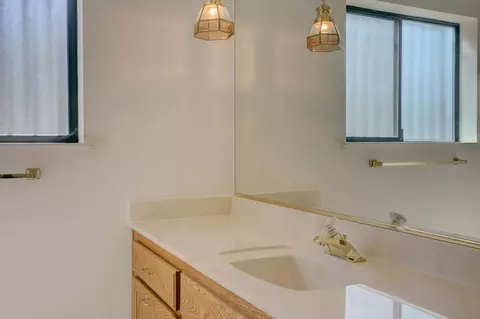 Bath - 13994 Chukar Dr, Grass Valley, CA 95949 photo 1 of 7