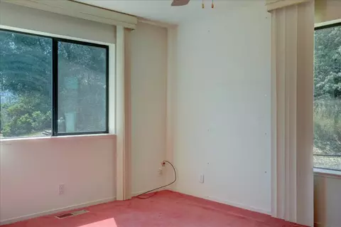 Bedroom - 13994 Chukar Dr, Grass Valley, CA 95949 photo 3 of 10