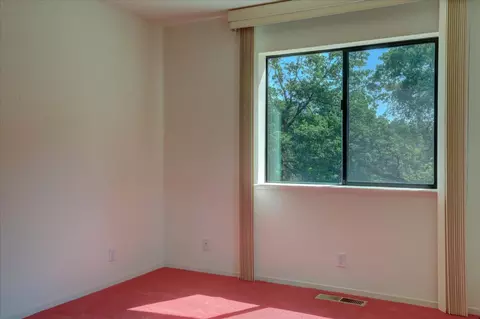 Bedroom - 13994 Chukar Dr, Grass Valley, CA 95949 photo 4 of 10