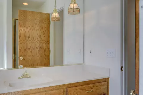 Bath - 13994 Chukar Dr, Grass Valley, CA 95949 photo 2 of 7