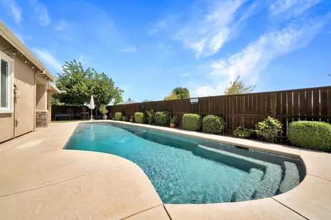 Exterior - 221 Travertine Dr, Ripon, CA 95366 photo 15 of 24