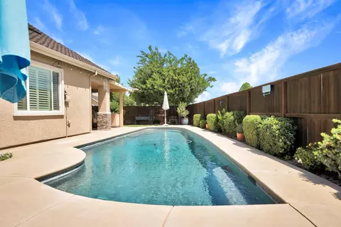 Exterior - 221 Travertine Dr, Ripon, CA 95366 photo 16 of 24