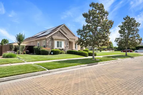 Exterior - 221 Travertine Dr, Ripon, CA 95366 photo 3 of 24