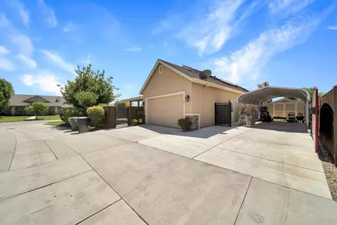 Exterior - 221 Travertine Dr, Ripon, CA 95366 photo 19 of 24