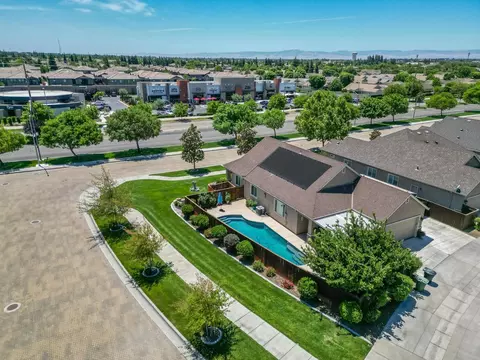 View/Area - 221 Travertine Dr, Ripon, CA 95366 photo 2 of 17