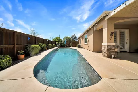 Exterior - 221 Travertine Dr, Ripon, CA 95366 photo 14 of 24