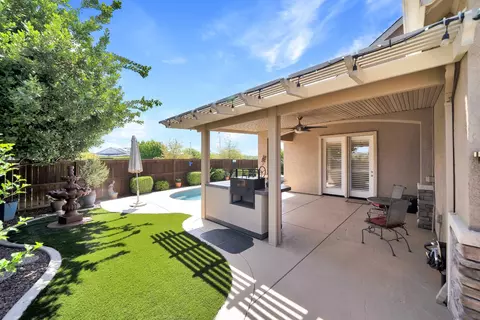 Exterior - 221 Travertine Dr, Ripon, CA 95366 photo 10 of 24