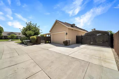 Exterior - 221 Travertine Dr, Ripon, CA 95366 photo 20 of 24