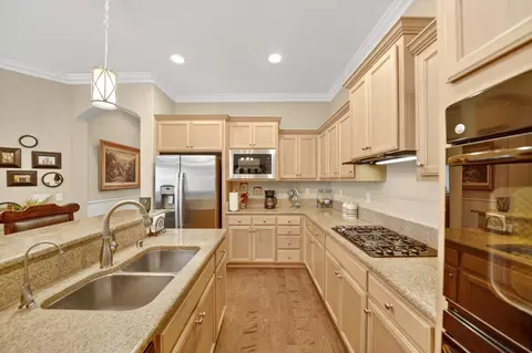 Kitchen - 221 Travertine Dr, Ripon, CA 95366 photo 3 of 5