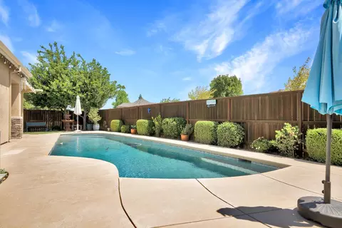 Exterior - 221 Travertine Dr, Ripon, CA 95366 photo 17 of 24